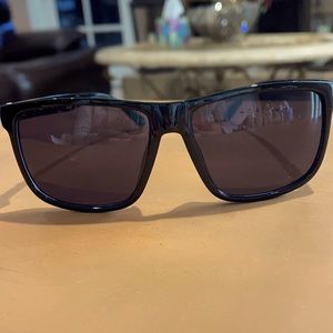 Locs sunglasses